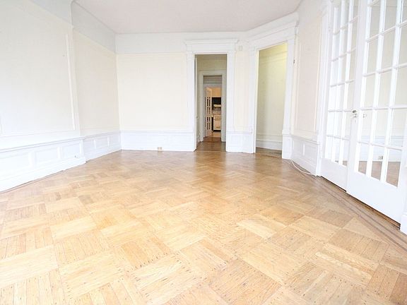 3rd image of 929 W End Ave APT 4C