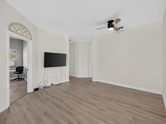 4th image of 9801 SW Glenbrook Drive