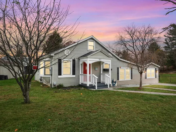 821 12th St, Radford, VA 24141