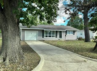 1010 S Poplar St, Pana, IL 62557