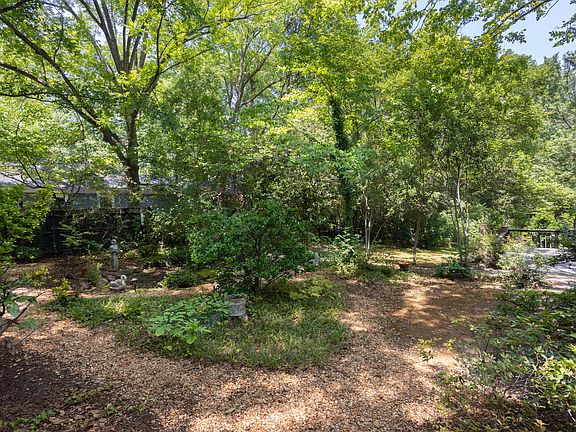 2nd image of 1018 Wells St Lot 4