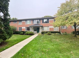 928 N Adams Rd UNIT 2, Birmingham, MI 48009