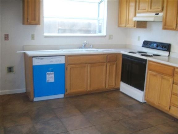 4th image of 2451 Bordona Dr