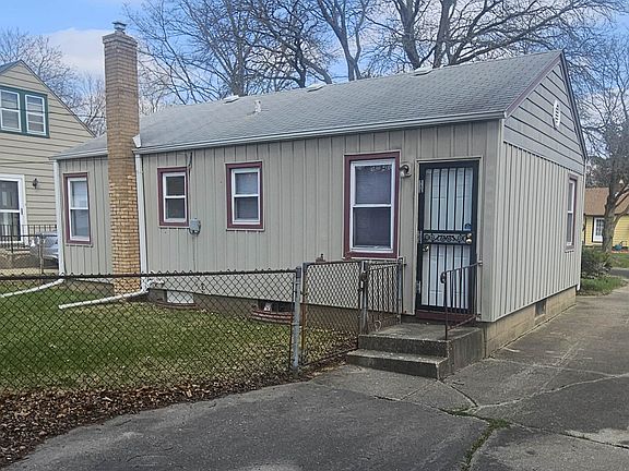 3rd image of 708 Soper Ave