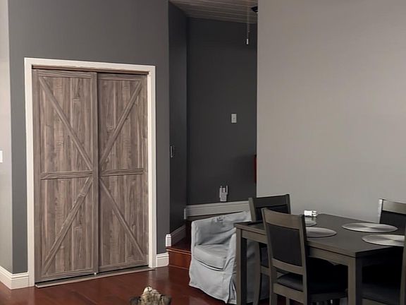 2nd image of 3237 Alameda De Las Pulgas
