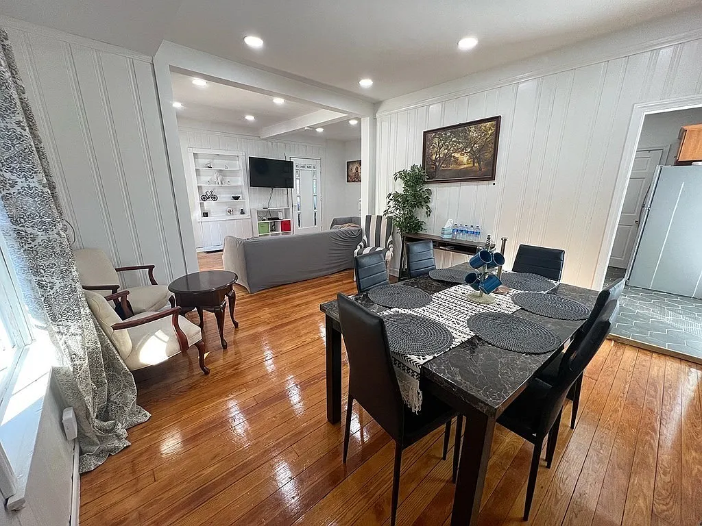 3 bed, 1186 sqft, $3,400 — Photo 4