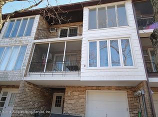 8 Racal Ct #B3, Staten Island, NY 10314
