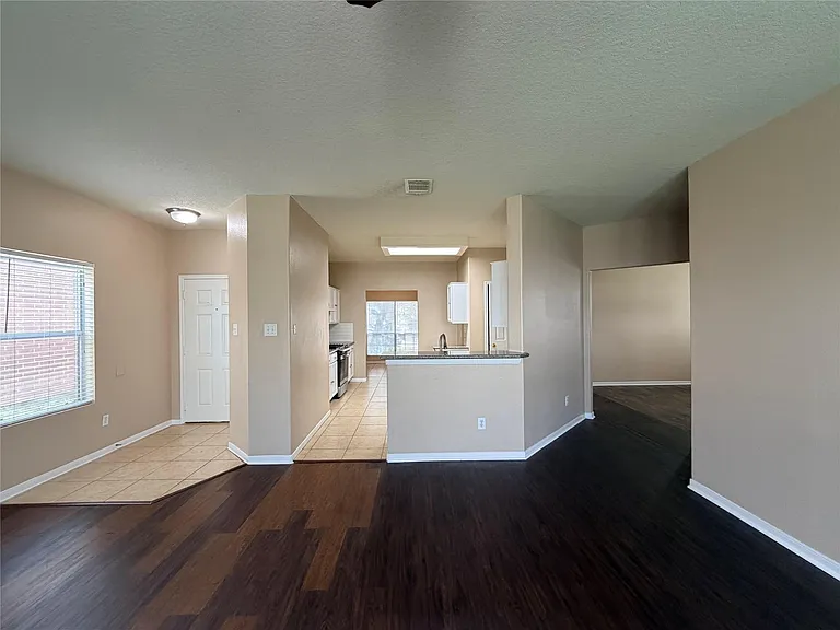 15423 Fir Woods Ln — Photo 9