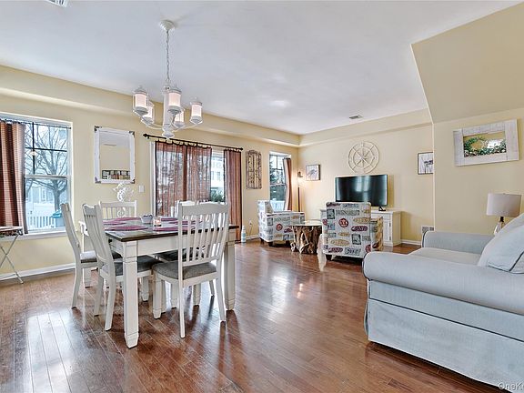 3rd image of 6428 Ocean Avenue S