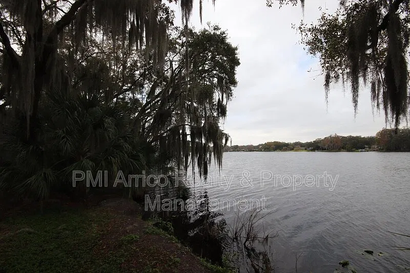 3 bed, 2.0 bath, 1364 sqft, $1,750 — Photo 3
