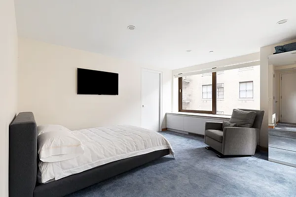 Sold by Stribling | media 5