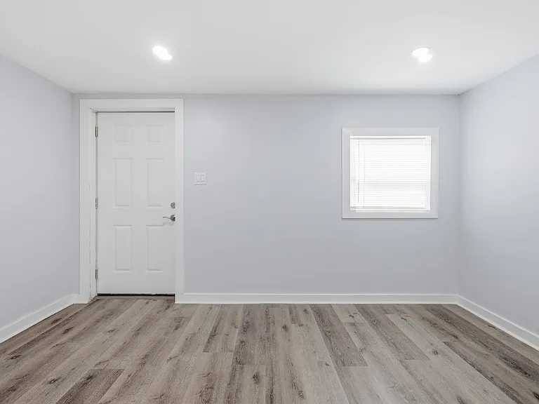 2834 Clifton Ave — Photo 8