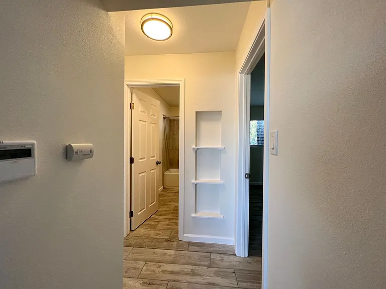 Solano Apartments — Photo 25