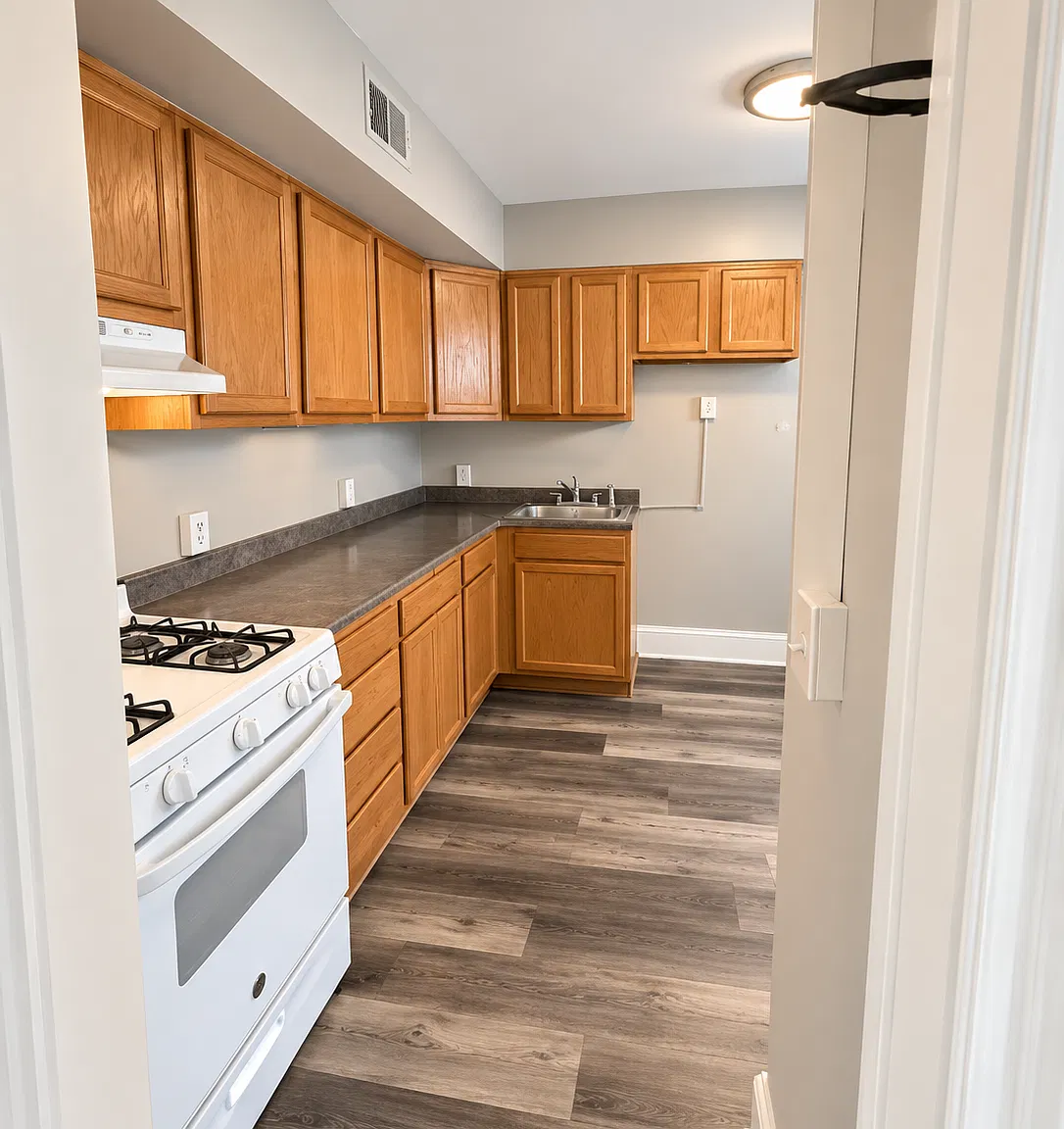 2 bed, 600 sqft, $1,550 — Photo 2