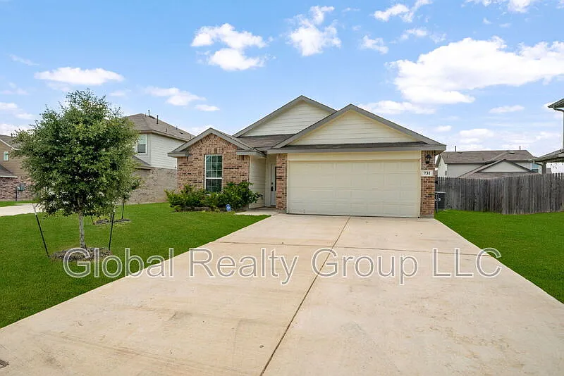 3 bed, 2.0 bath, 1650 sqft, $2,050 — Photo 2