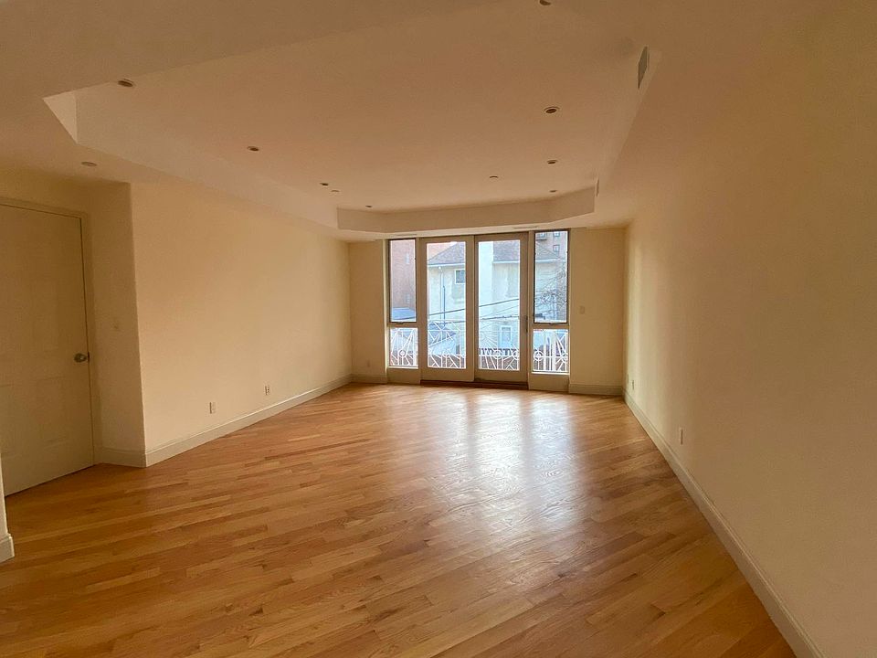 1st image of 1672 E 22nd St #2A