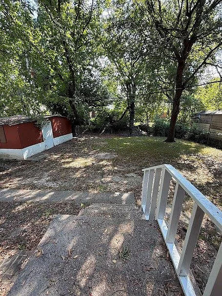 3 bed, 1.5 bath, 994 sqft, $925 — Photo 3
