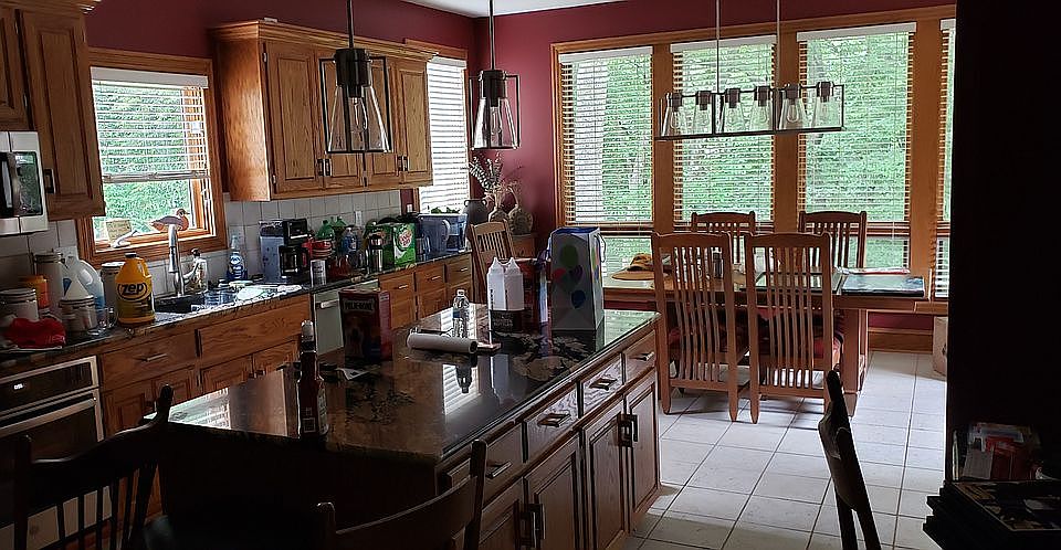 2nd image of 1212 NE Oakwood Dr