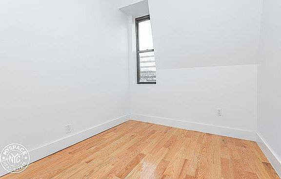 5th image of 378 Lewis Ave #2