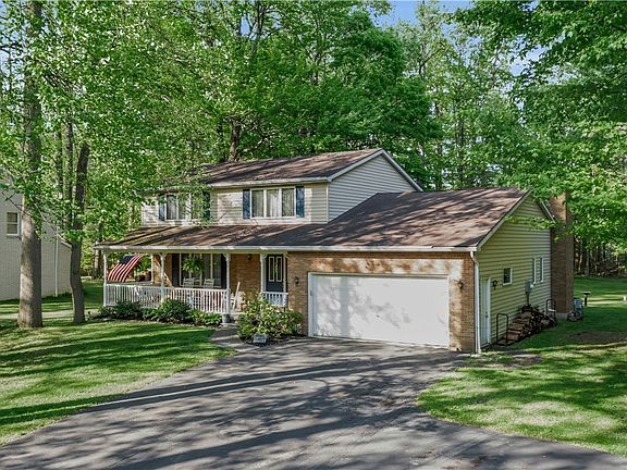 3rd image of 141 Tiffany Ln