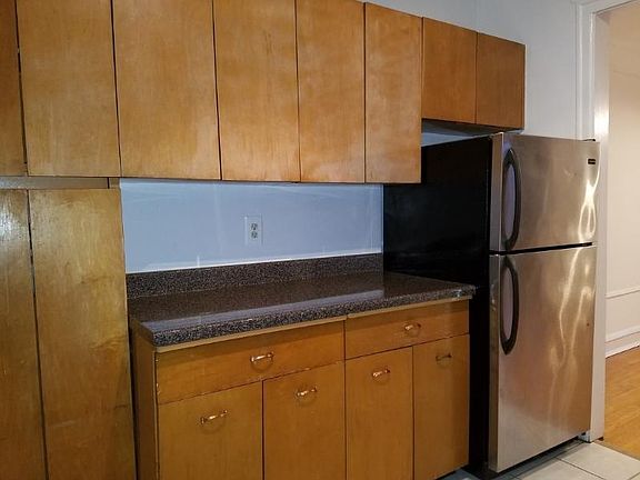2nd image of 1643 W Touhy Ave APT G