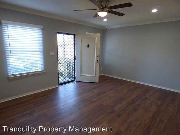 4th image of 2975 Laurel St APT 15