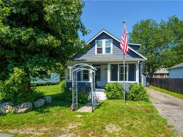 68 Covel Cir, Warwick, RI 02888