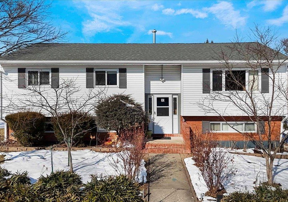 1st image of 30 Govan Drive