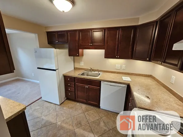 137 Creekside Dr APT 3, Amherst, NY 14228