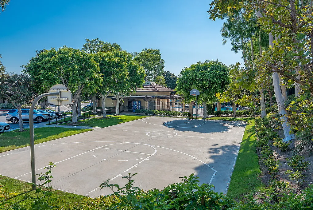 Trabuco Villas — Photo 2