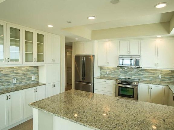 4th image of 1325 Snell Isle Blvd NE Unit 612