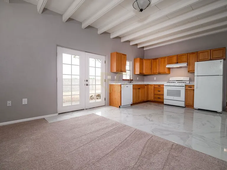 918 Osage Ave #B — Photo 2