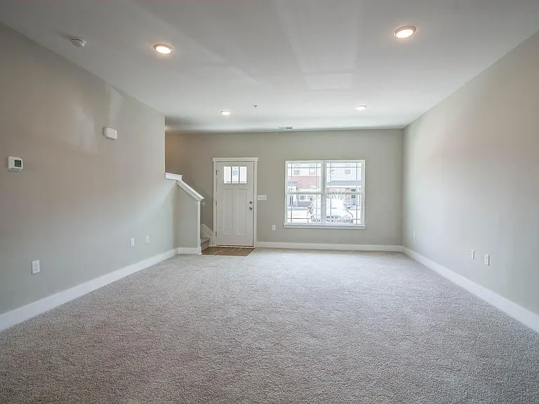 8013 Tuberose Ct — Photo 4