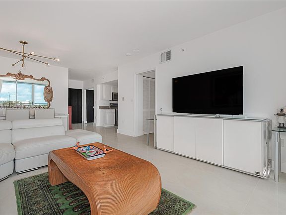 5th image of 90 Alton Rd APT 1007