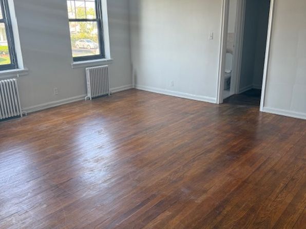 38 N Long Beach Rd APT 2E