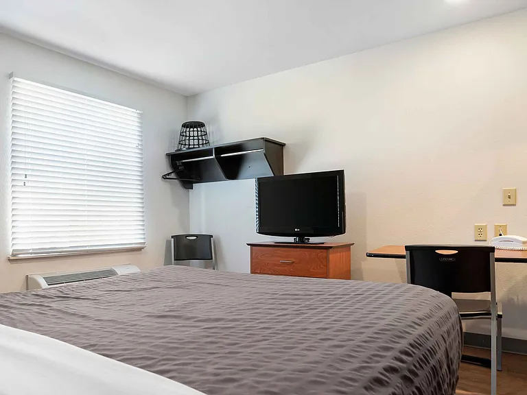 Studio Suite - 1 Full Bed
