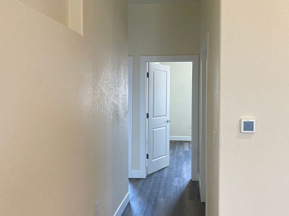5th image of 688 E Paradise Dr