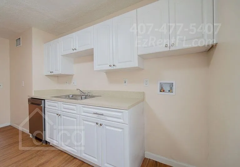 610 6th St #D — Photo 3