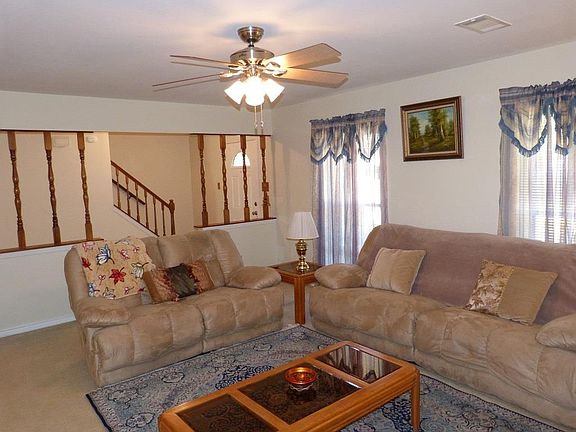 4th image of 9507 Marblemount Dr