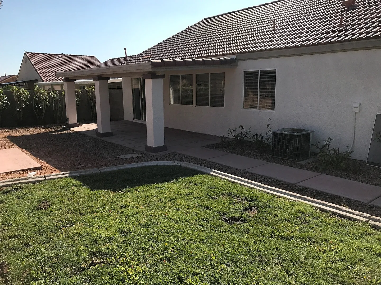 Stunning & Gorgeous Single Story 4 Bed/2 Bath Over 1800sf! Only $2,222 — Photo 2