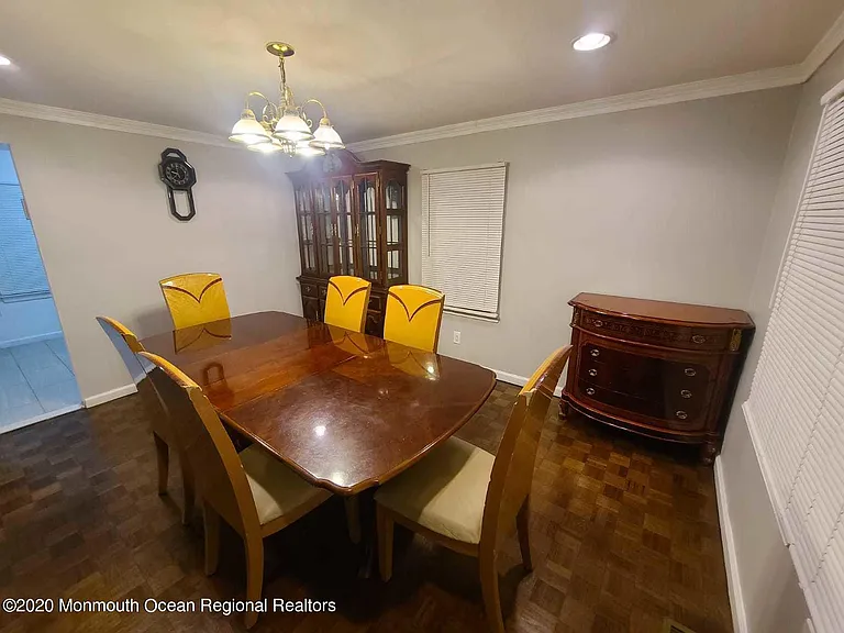 328 Jersey Ave — Photo 6