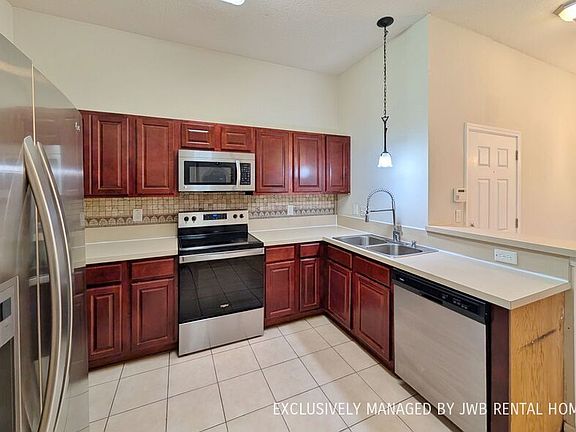 4th image of 5051 Playpen Dr Unit 8