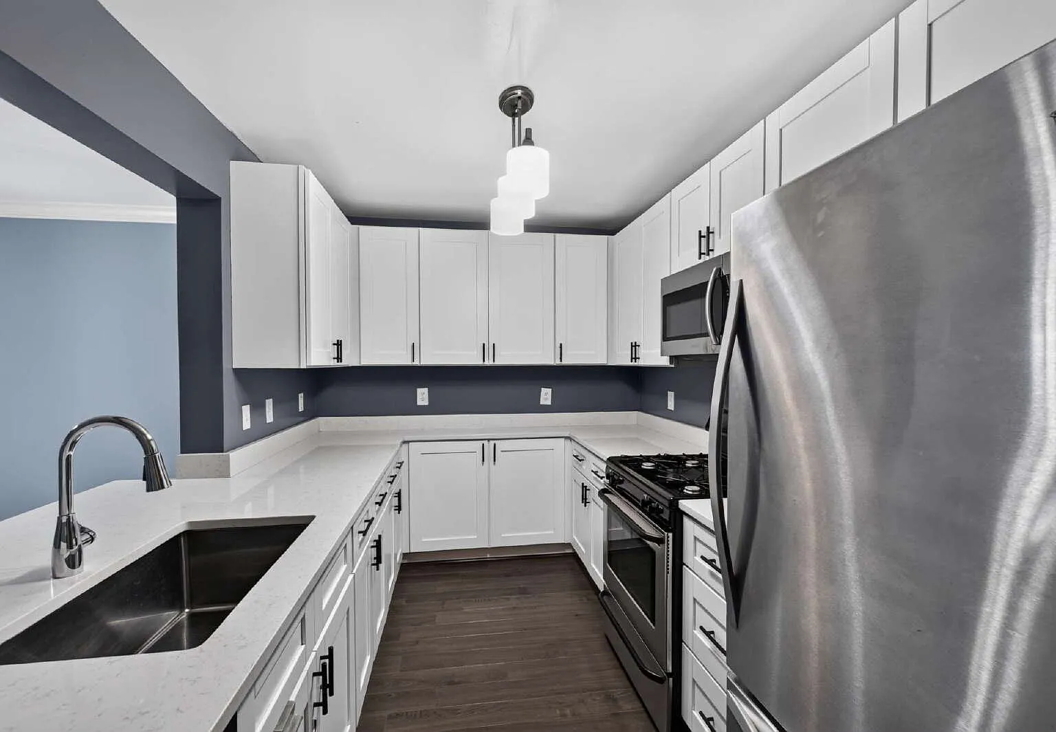 2 bed, 1.0 bath, 983 sqft, $2,595 — Photo 2