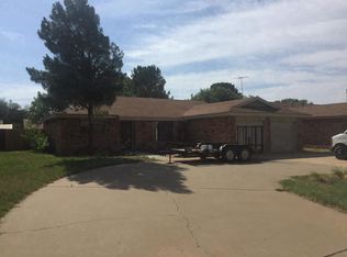 1104 S Howell St, Brownfield, TX 79316