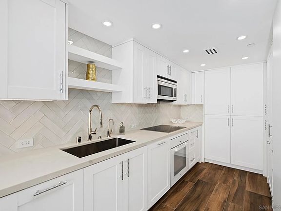 5th image of 1820 Avenida Del Mundo Unit 101