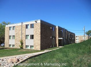 724 6th Ave SW #10, Minot, ND 58701