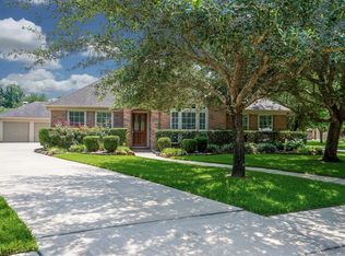 1935 Farmers Creek Dr, Richmond, TX 77406
