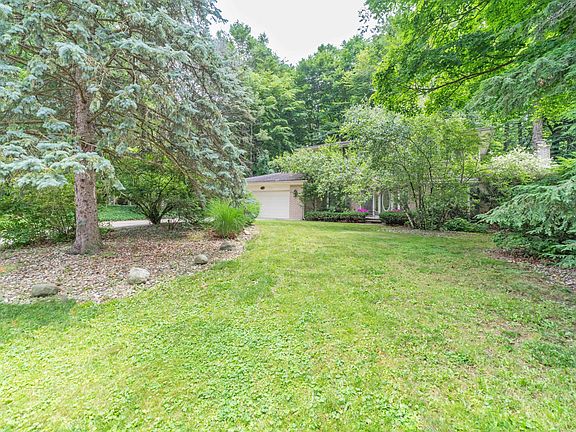 2nd image of 21293 Woodhill Dr