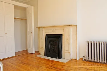 Rented by aptsandlofts.com