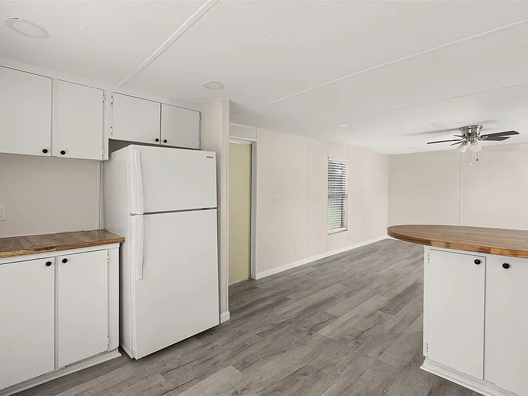 2222 N Austin Ave #18 — Photo 7